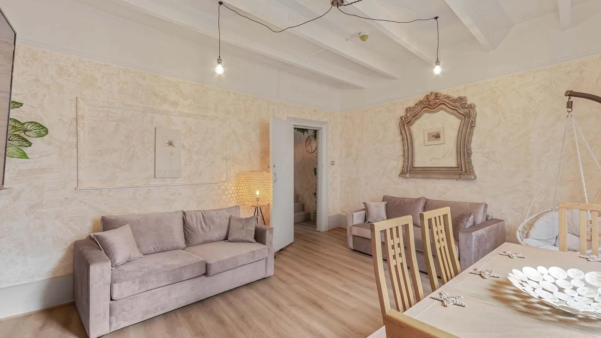 Quirky & Wonky Inn - 4 Bd Brighton Apartman