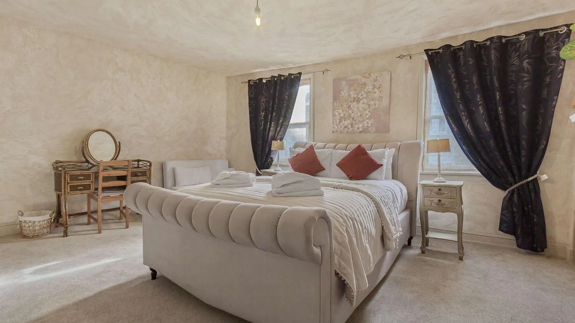 Quirky & Wonky Inn - 4 Bd Hove Appartement